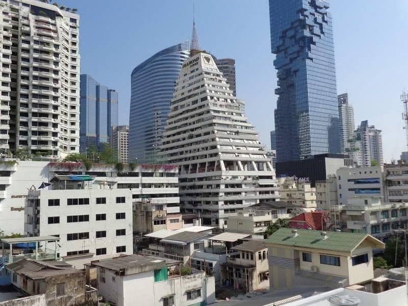 Diamond Tower Silom · Căn 2 phòng ngủ 2 phòng tắm 74 m² tầng 13, cải tạo mới và đủ nội thất, gần BTS Chong Nonsi
