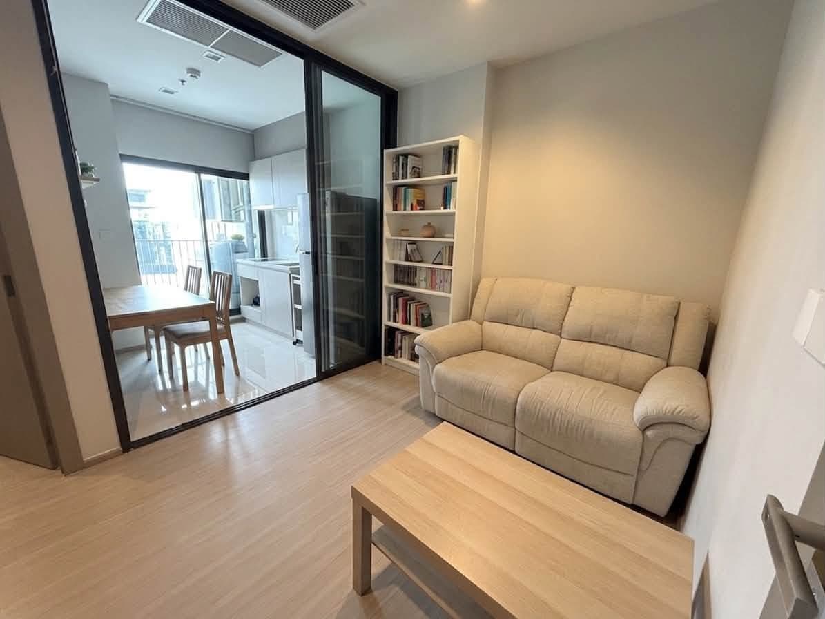 Life Asoke Rama 9 · 1 ห้องนอน 30.59 ตร.ม. ชั้น 21 ครัวปิด เฟอร์ครบ พร้อมอยู่