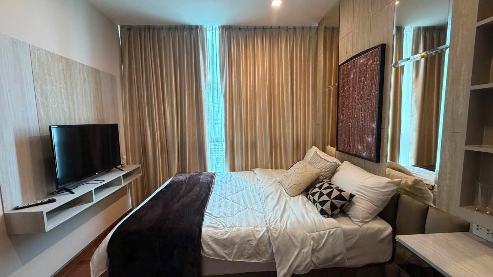 Wish Signature Midtown Siam