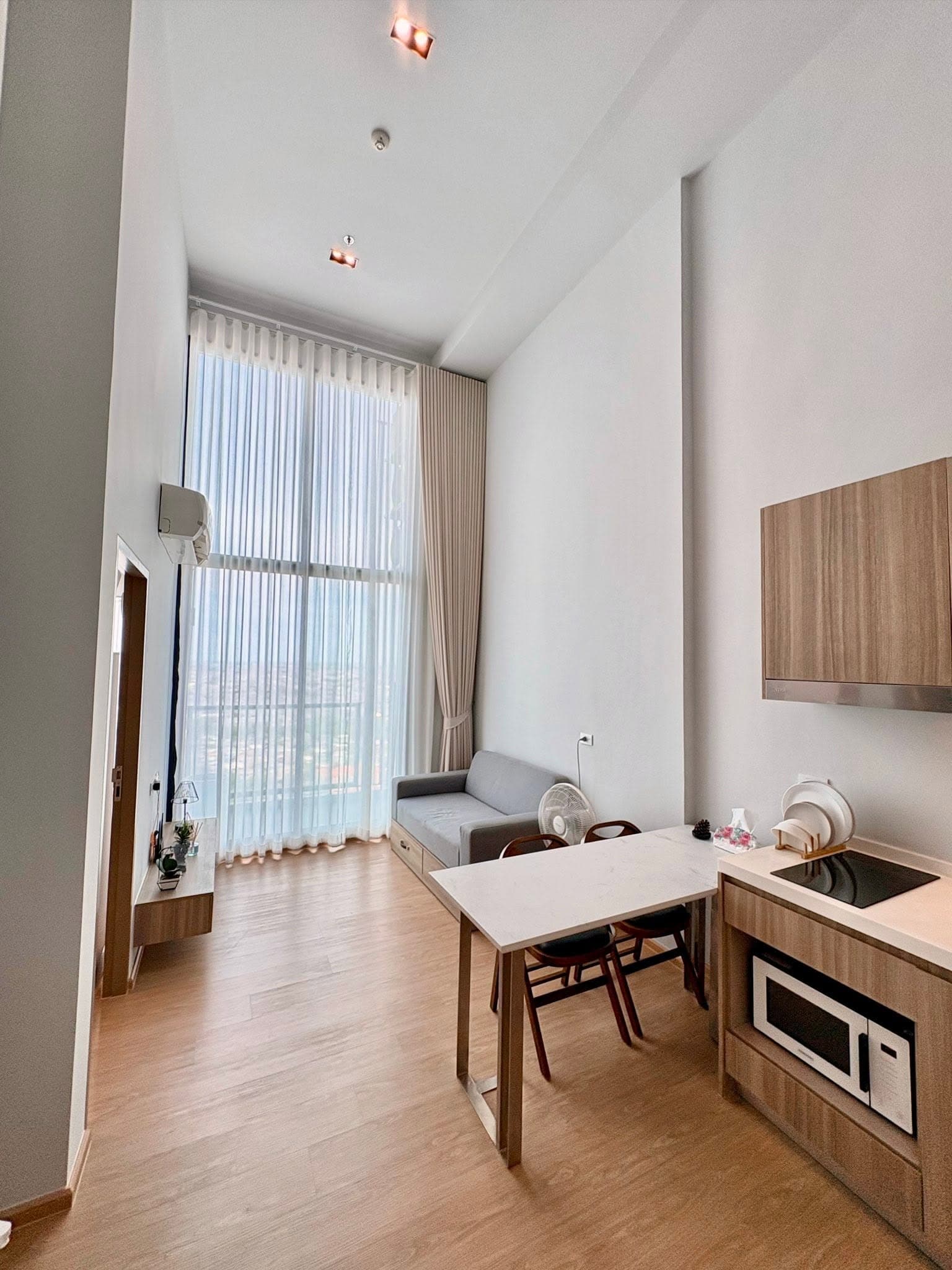Altitude Unicorn Sathorn–Thapra