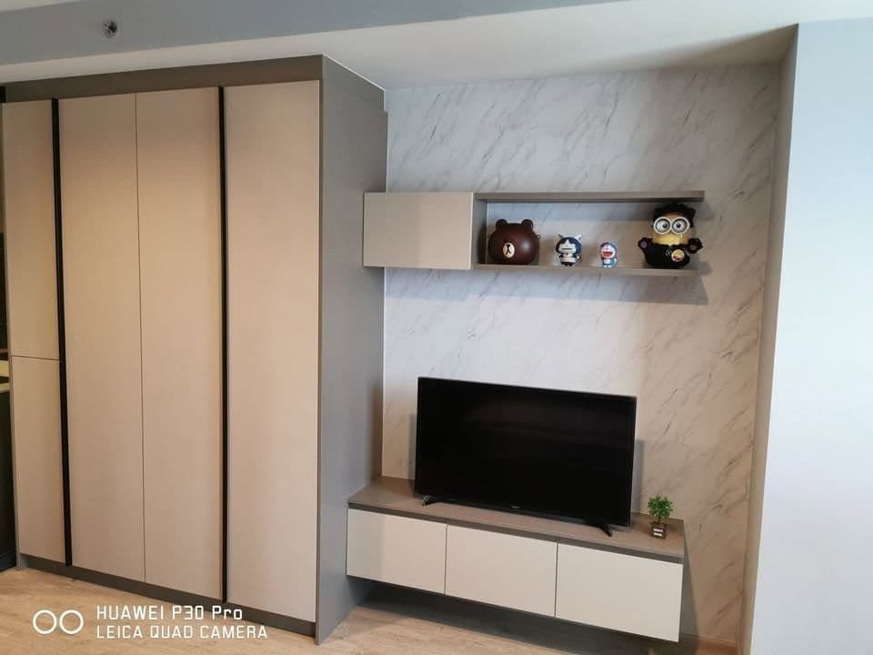 Ideo Sathorn-Wongwian Yai · 11階・28.15㎡、南向き角部屋の家具付きスタジオ、BTSウォンウィエンヤイ駅約140m